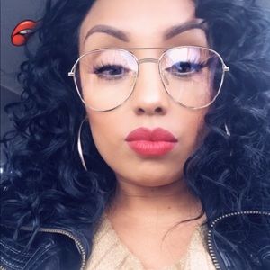 Meet your Posher, Ana